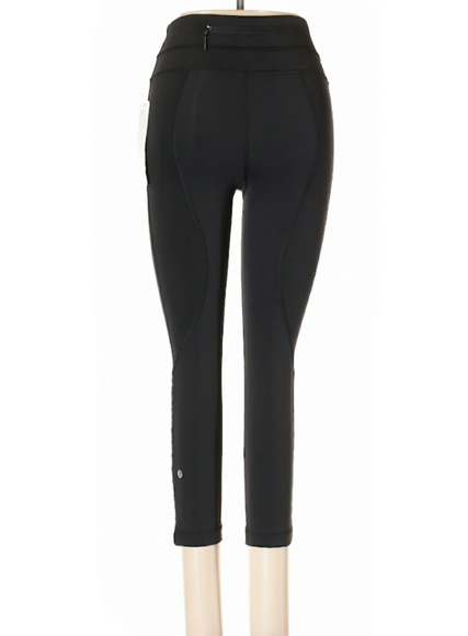 NWT Lululemon Run: Inspire Crop ll SE RFLV - Picture 2 of 3